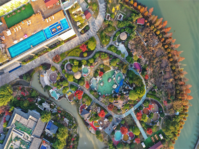 五亿年暖汤为墨，流动的非遗作序：云澜湾以一场 “东方戏剧”，邀世界共赴马...